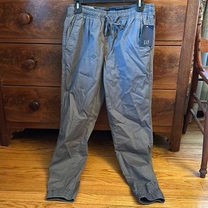 Men’s Gap twill joggers; Size Small; NWT